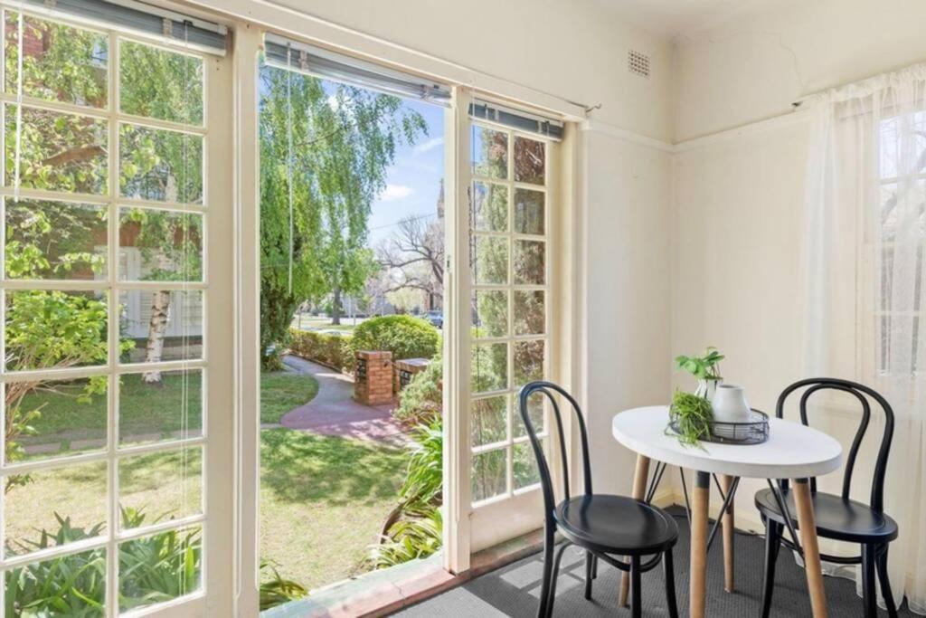 Апартаменты East Melbourne City Studio - Amazing Location & Sunny Charm Экстерьер фото